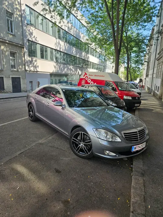 Mercedes-Benz S-Class 2009 photo 2