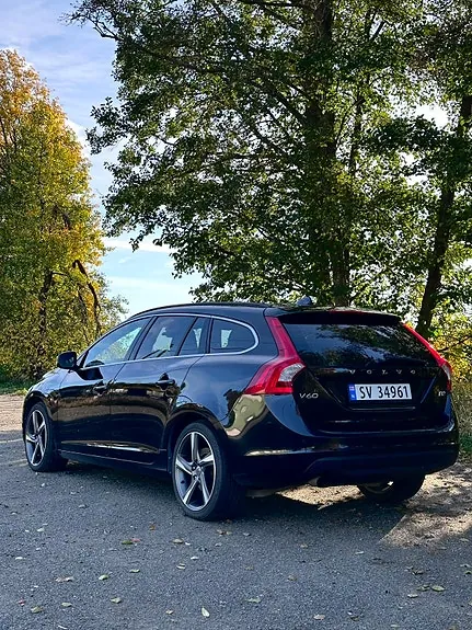 Volvo V60 2013 photo 2