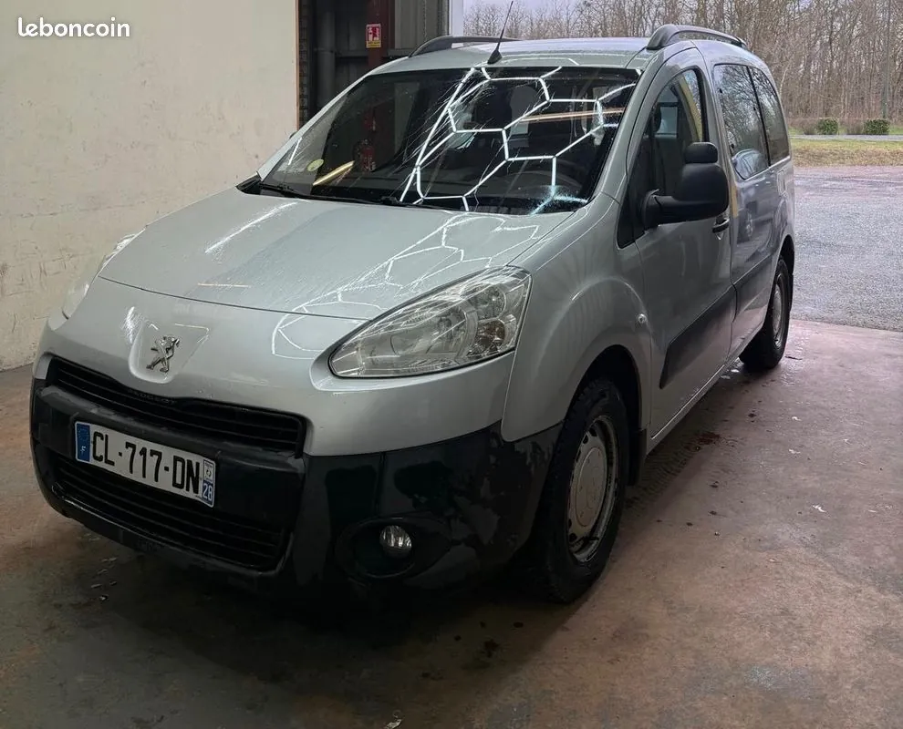 Peugeot Partner 2012 photo 2
