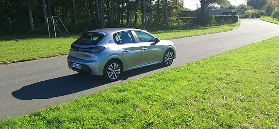 Peugeot 208 2020 photo 5