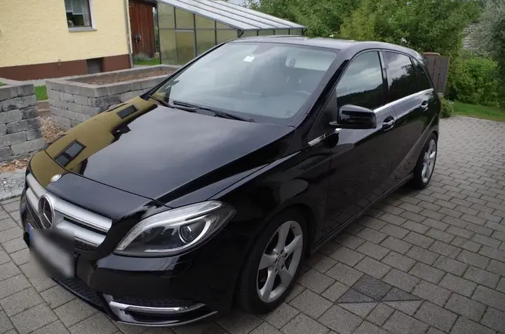 Mercedes-Benz B 200