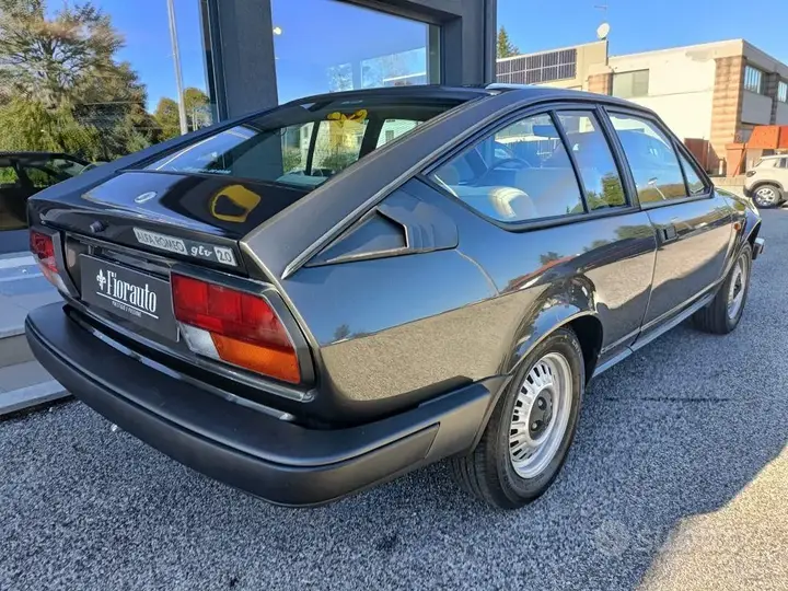 Alfa Romeo Gtv 1980 photo 4