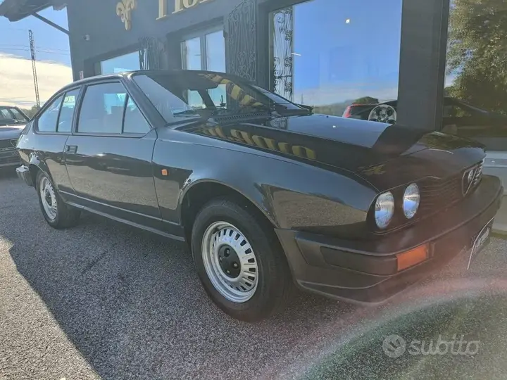 Alfa Romeo Gtv 1980 photo 2