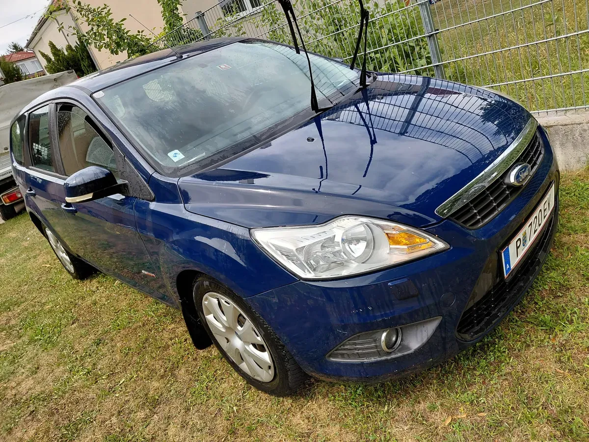 Ford Focus 2010 photo 3