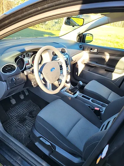 Ford Focus 2009 photo 2