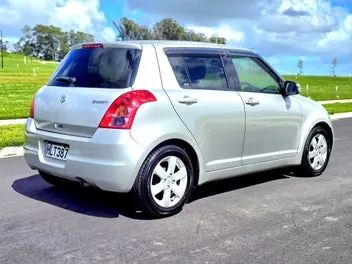 Suzuki Swift 2007 photo 4