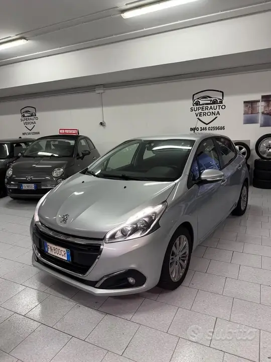 Peugeot 208