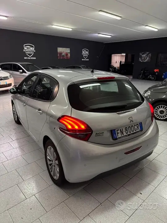 Peugeot 208 2018 photo 4