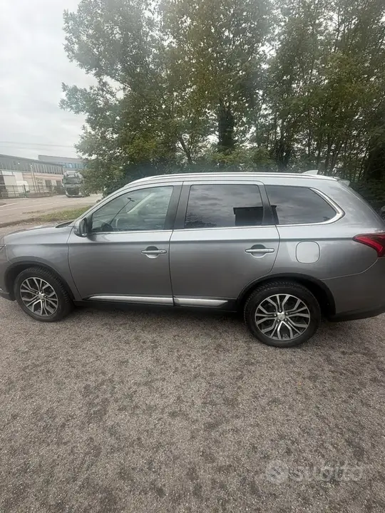 Mitsubishi Outlander 2018 photo 3