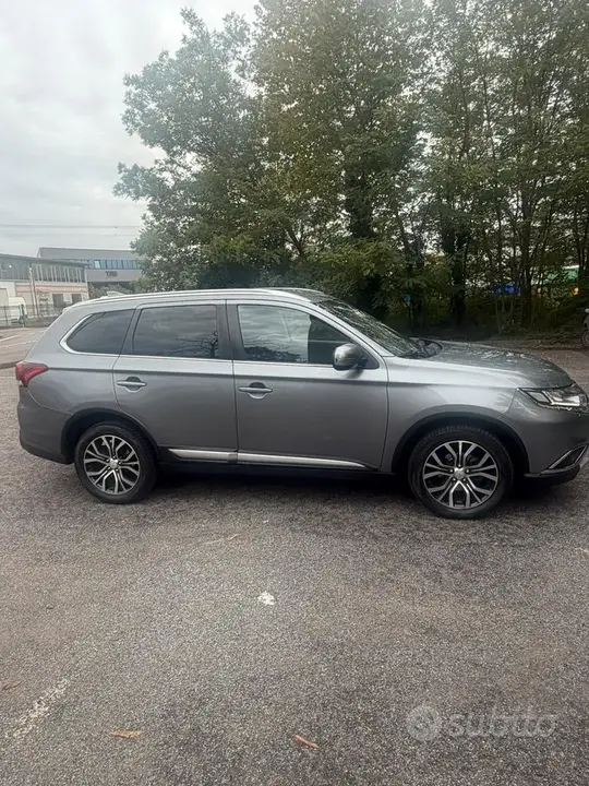 Mitsubishi Outlander 2018 photo 4