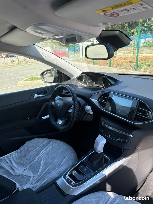 Peugeot 308 2016 photo 2