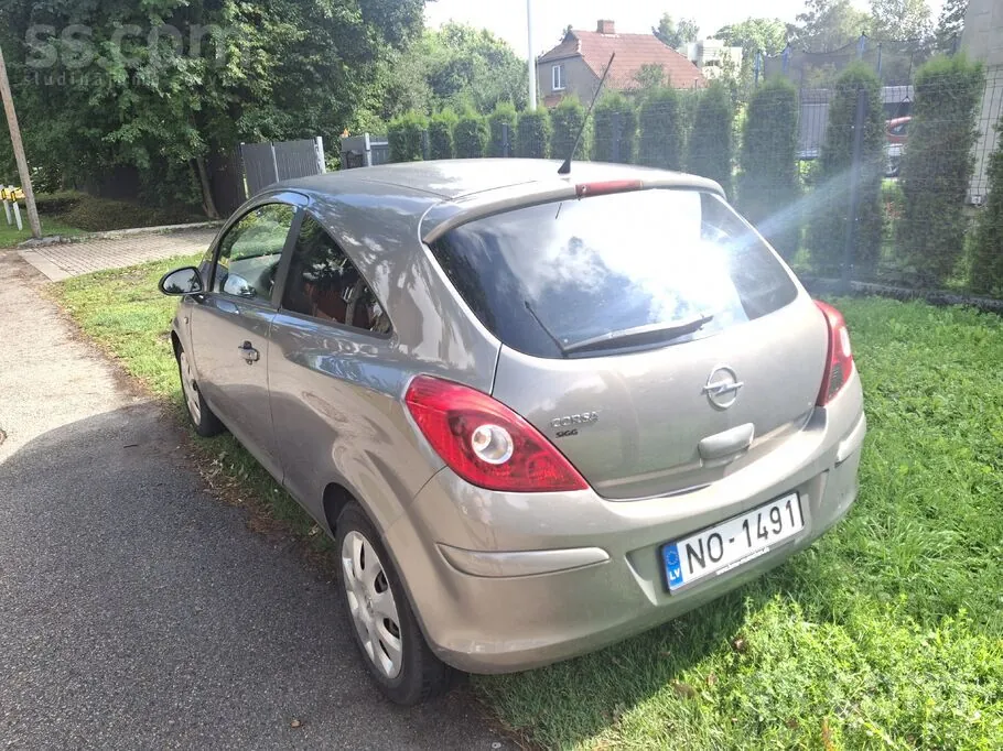 Opel Corsa 2010 photo 2