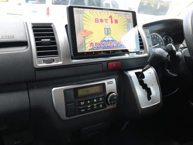 Toyota Hiace 2017 photo 5