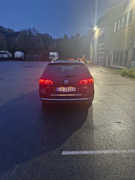 Volkswagen Passat 2011 photo 5
