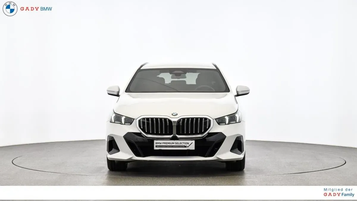BMW 5 Series 2024 photo 2