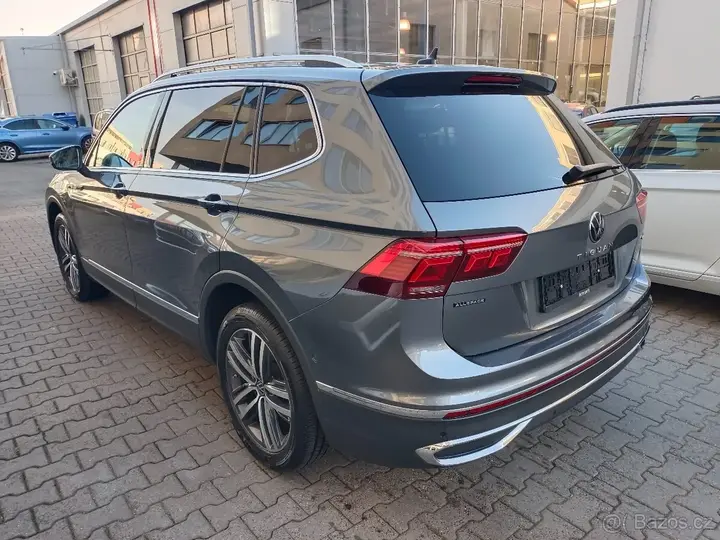 Volkswagen Tiguan Allspace 2023 photo 3