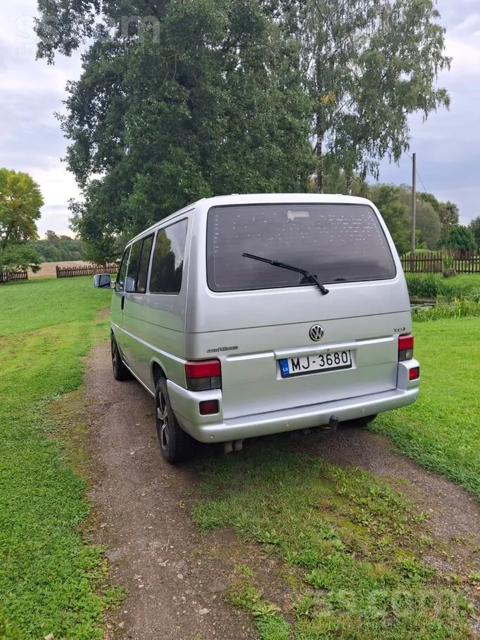 Volkswagen Multivan 2000 photo 5