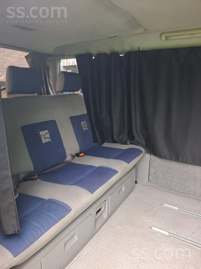 Volkswagen Multivan 2000 photo 3