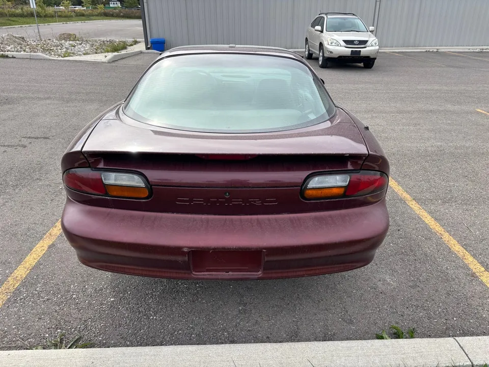 Chevrolet Camaro 2000 photo 2