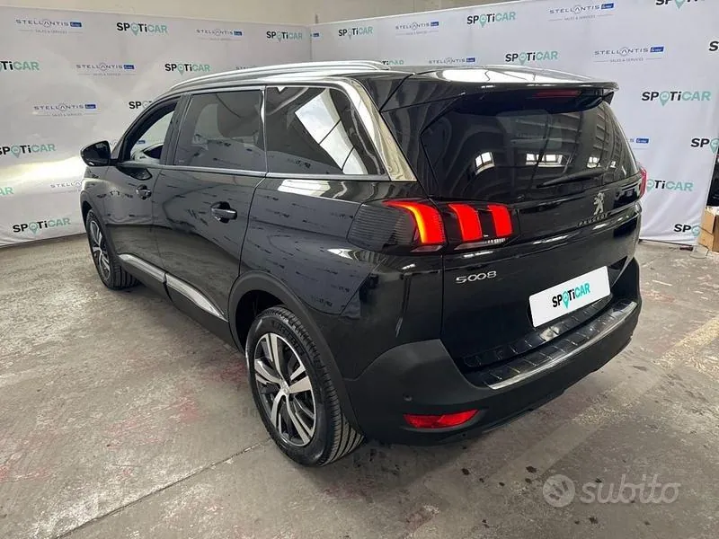Peugeot 5008 2023 photo 3
