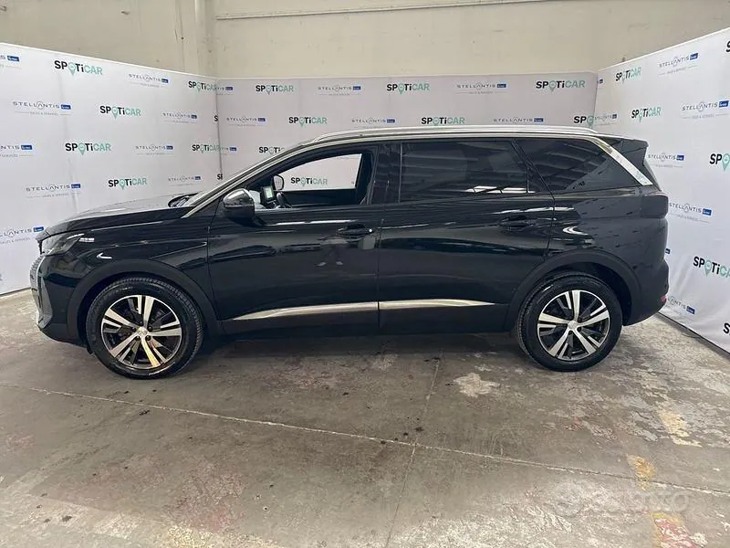 Peugeot 5008 2023 photo 2