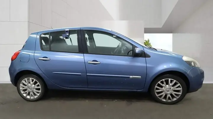Renault Clio 2010 photo 5