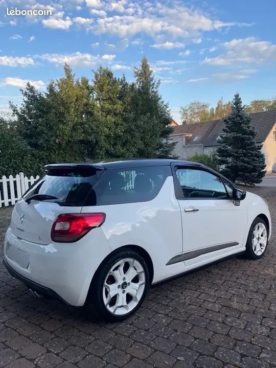 Citroen Ds3 2010 photo 2