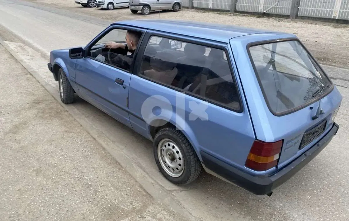 Ford Escort 1985 photo 3