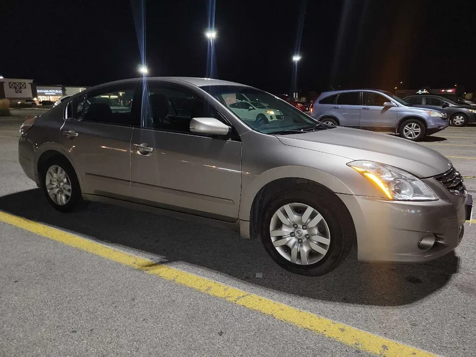 Nissan Altima 2011 photo 3