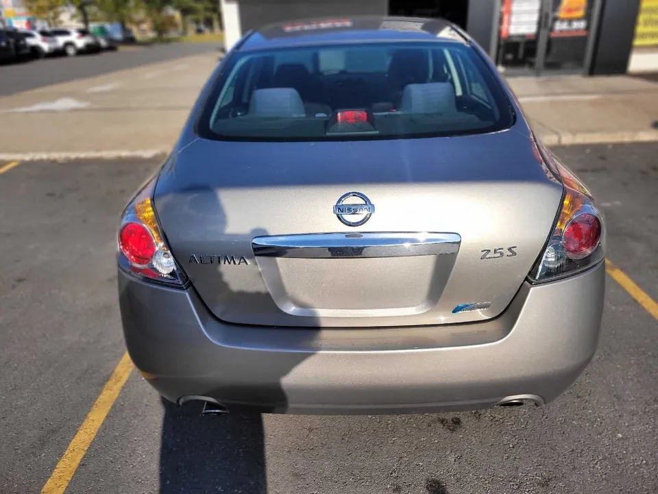 Nissan Altima 2011 photo 4