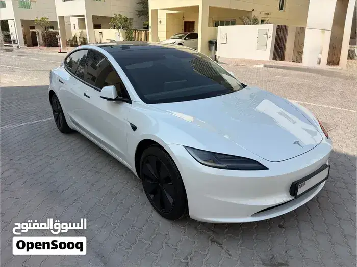 Tesla Model 3 2024 photo 3