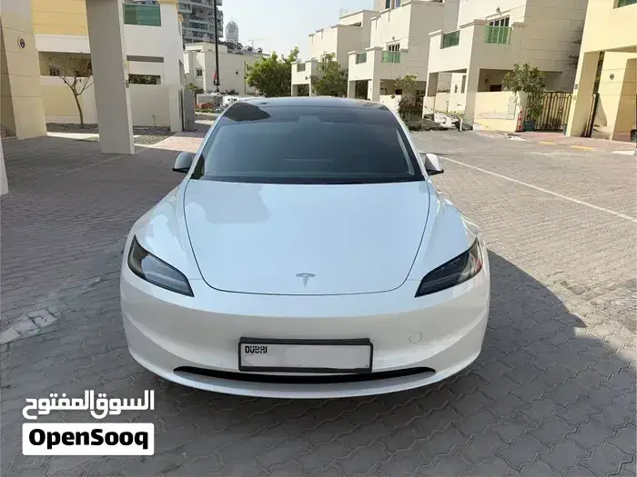 Tesla Model 3 2024 photo 2