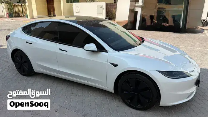 Tesla Model 3 2024 photo 4