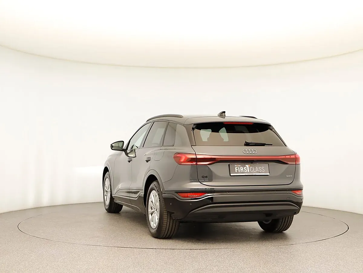 Audi Q6 2025 photo 2