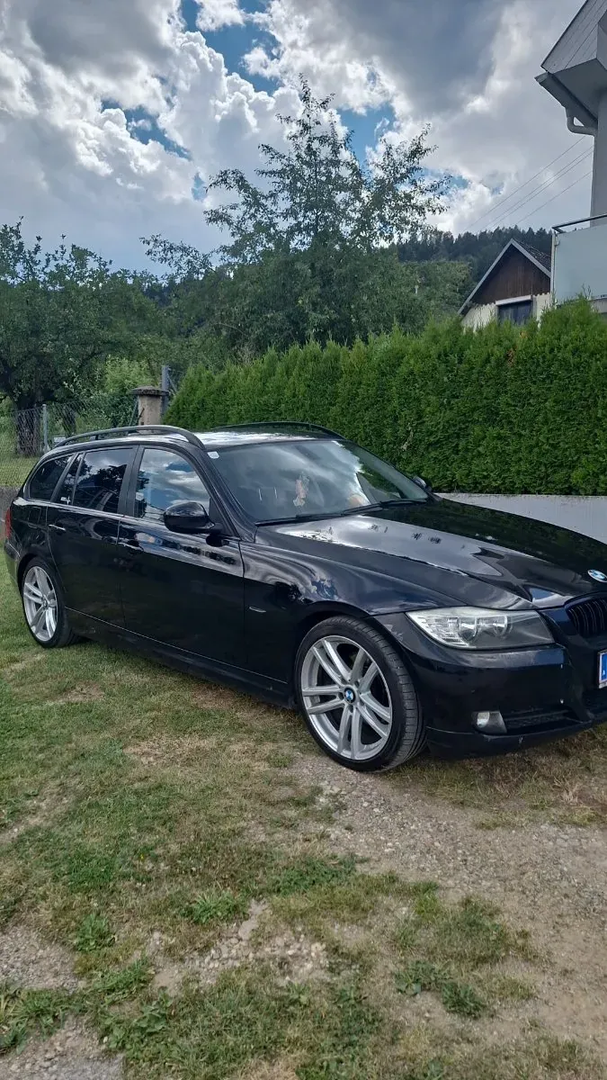 BMW 3 Series 2009 photo 3