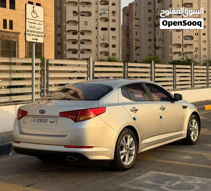 Kia K5 2012 photo 2
