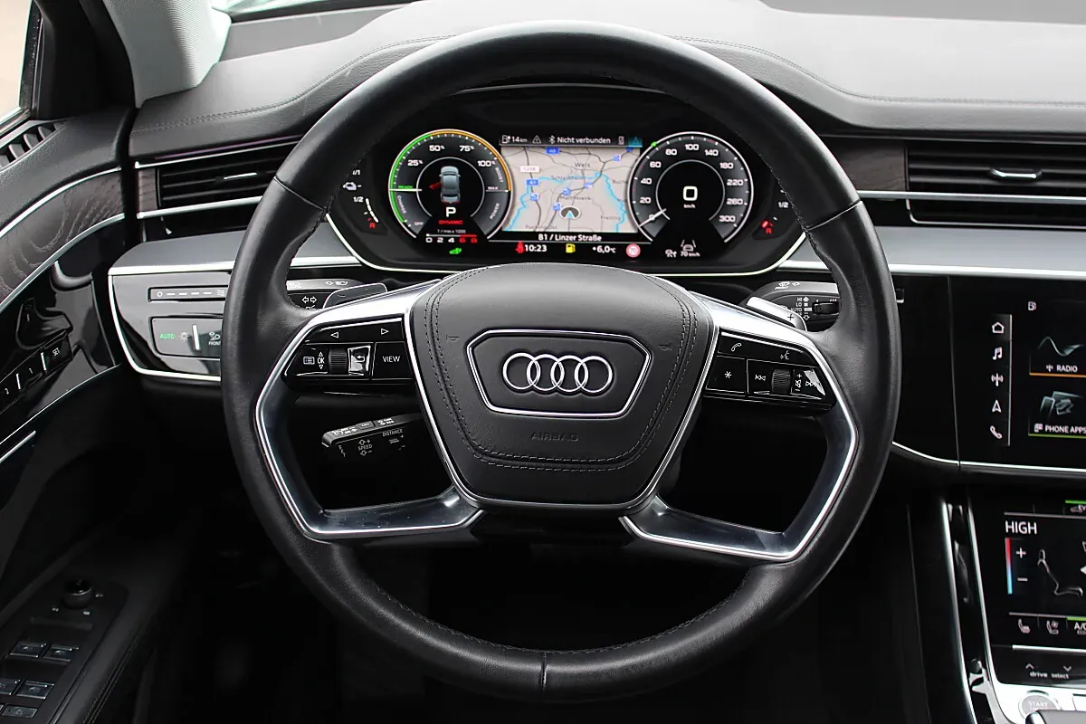 Audi A8 2022 photo 2