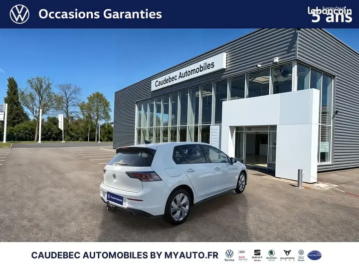 Volkswagen Golf 2025 photo 5