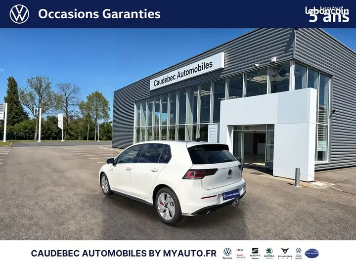Volkswagen Golf 2025 photo 3