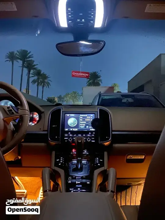 Porsche Cayenne 2011 photo 2