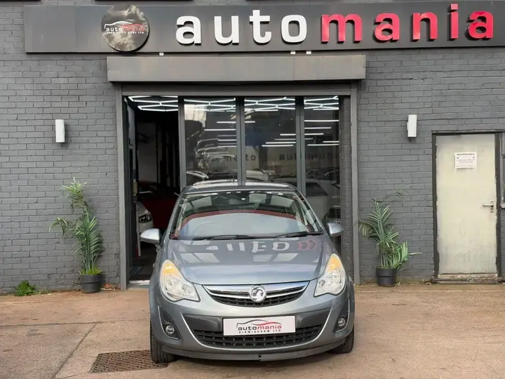 Vauxhall Corsa 2011 photo 2