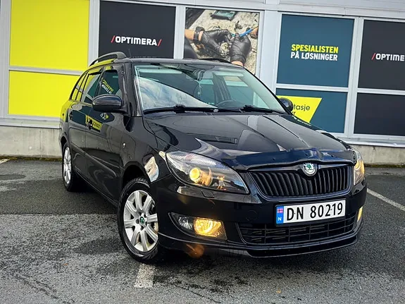 Skoda Fabia 2012 photo 2