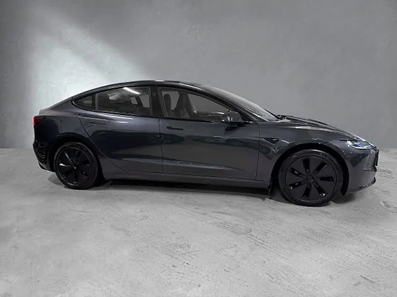 Tesla Model 3 2024 photo 2
