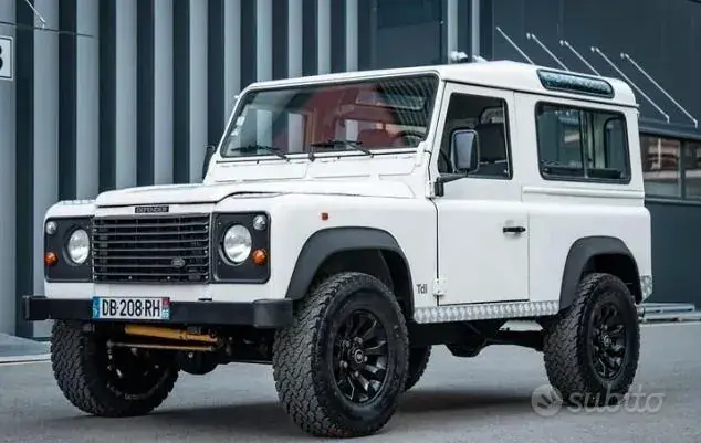 Land Rover Defender