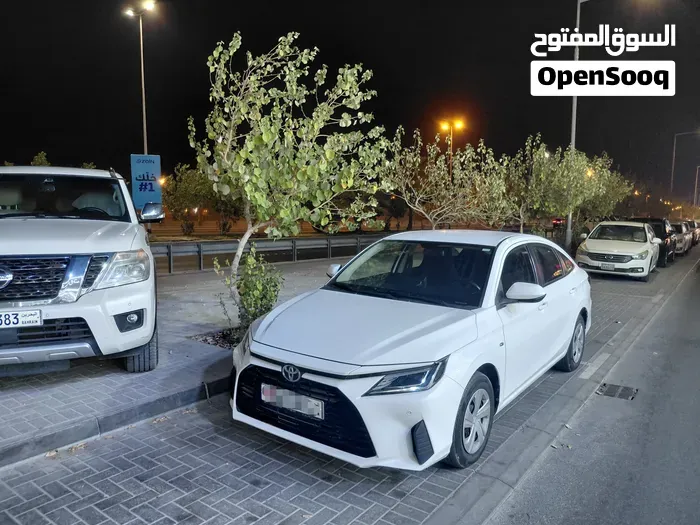Toyota Yaris 2023 photo 2