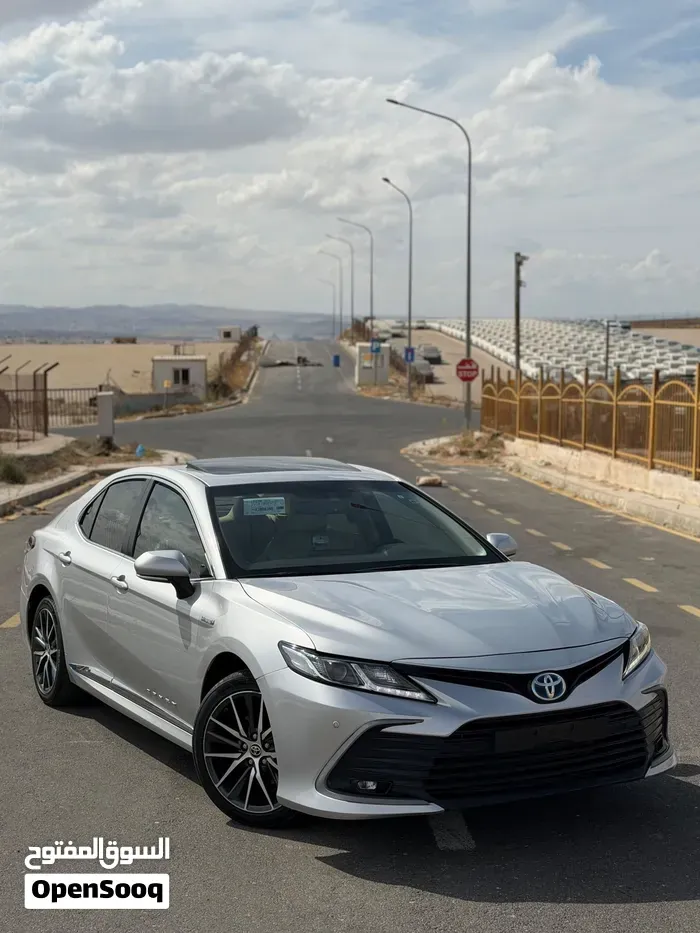 Toyota Camry 2023 photo 3