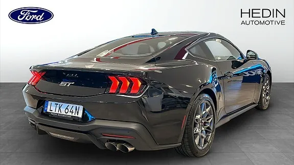 Ford Mustang 2026 photo 2