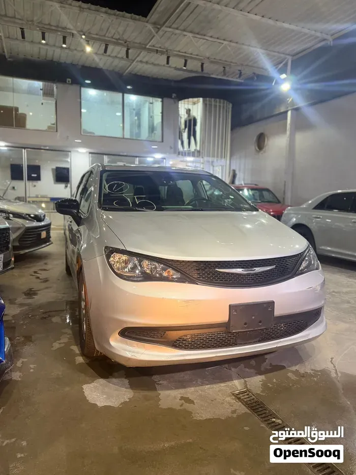 Chrysler Pacifica 2024 photo 3