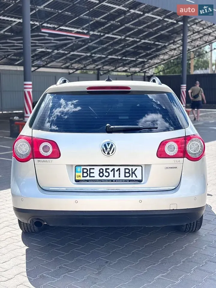 Volkswagen Passat 2010 photo 5