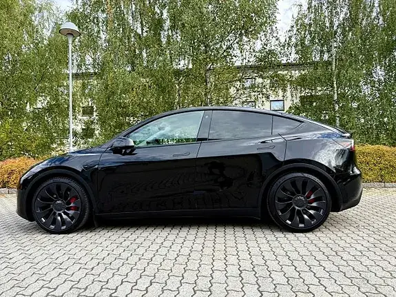 Tesla Model Y 2023 photo 3